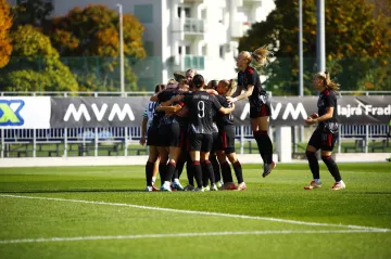 Fotbalistky Sparty slaví gól