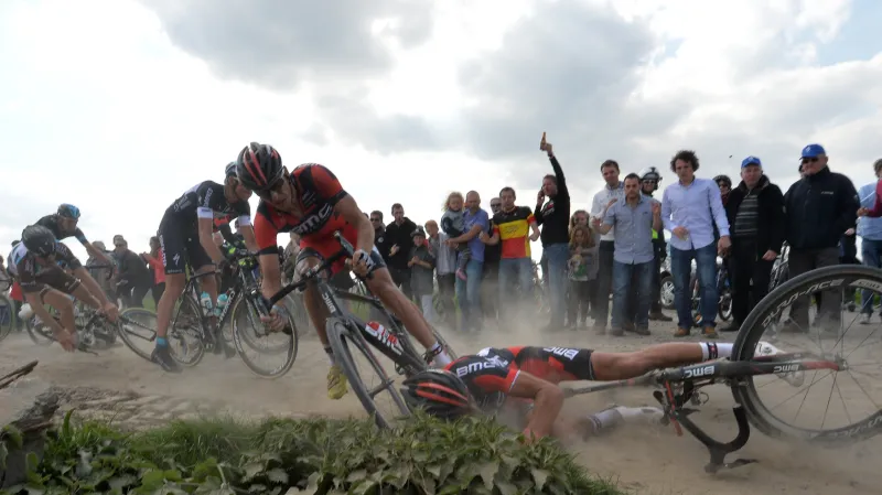 Jeden z pádů na trati