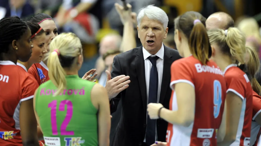Miroslav Čada s volejbalistkami Prostějova