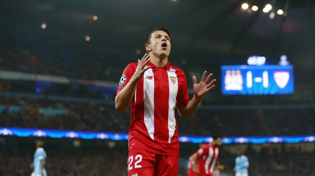 Jevhen Konopljanka v dresu Sevilly