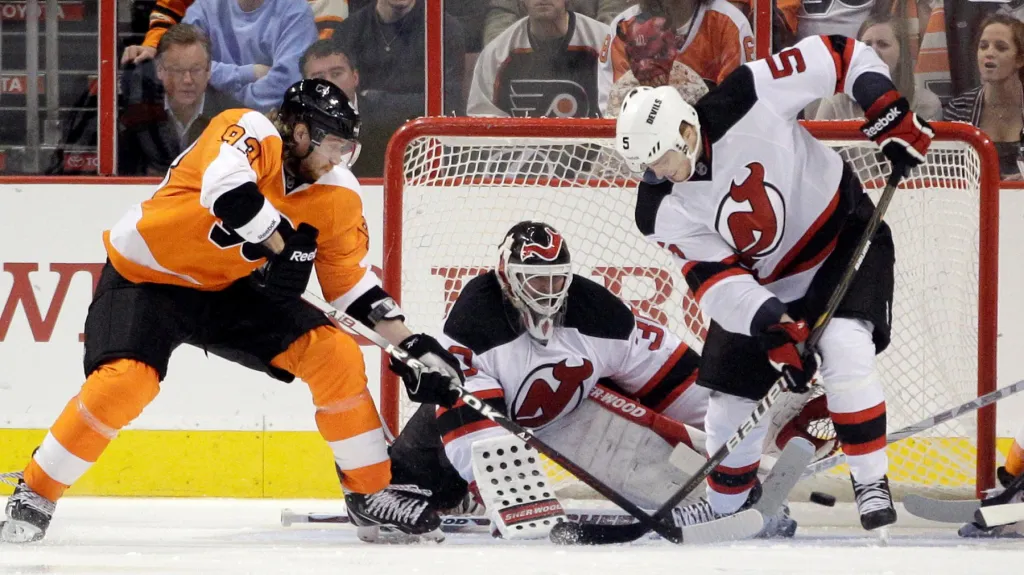 Voráček skóruje proti New Jersey