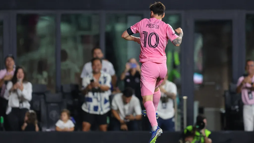 Lionel Messi oslavuje gól v dresu Interu Miami