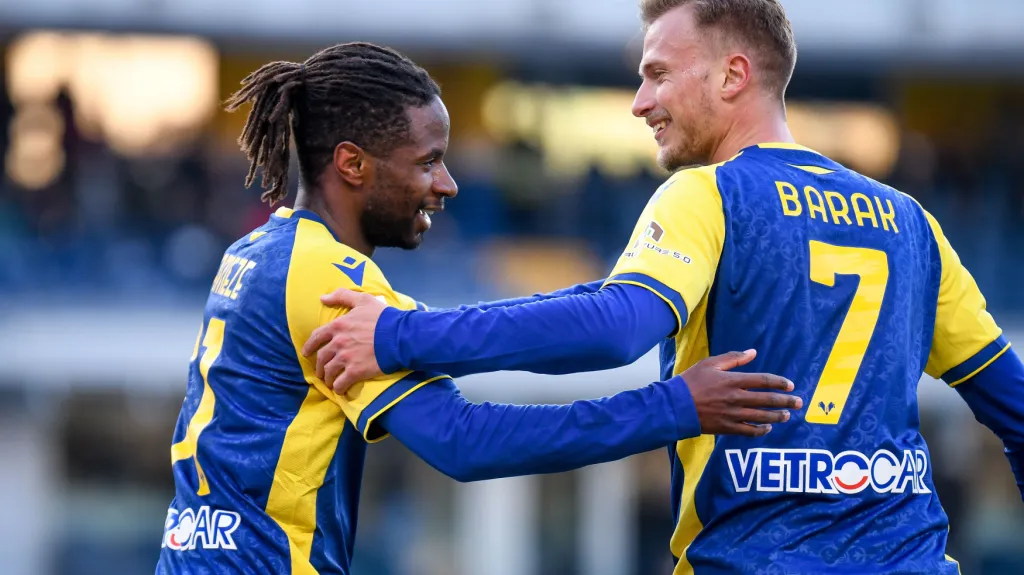 Antonín Barák a Adrien Tameze se radují z vítězství