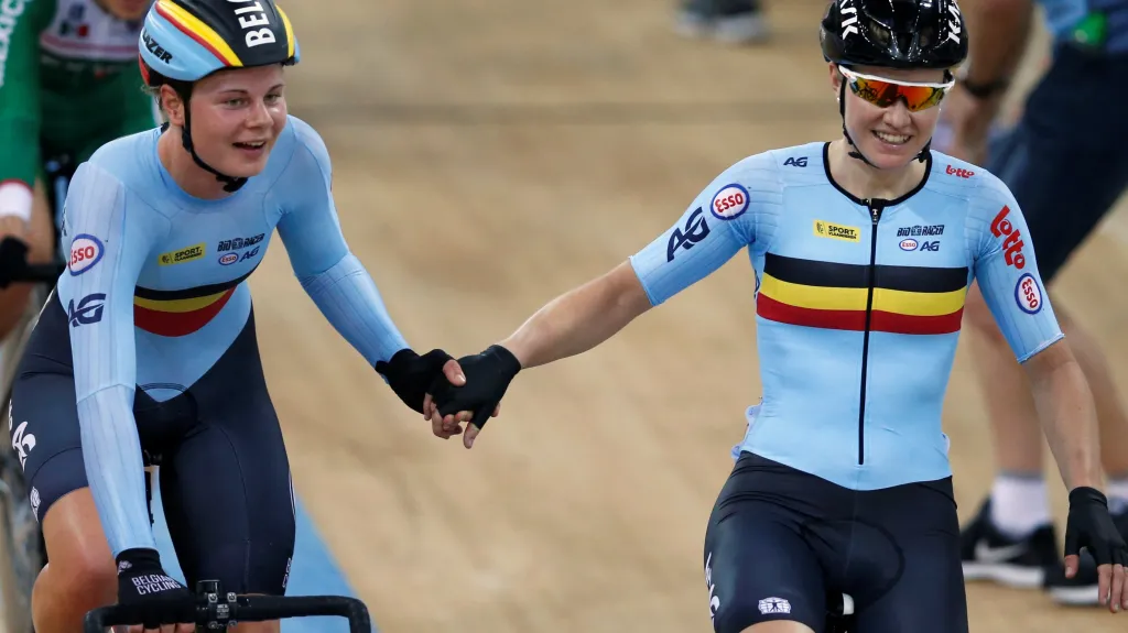 Lotte Kopecky a Jolien D'Hooreová právě vyhrály madison