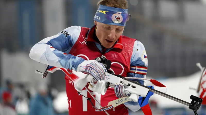 Ondřej Moravec dobíjí během štafetového závodu