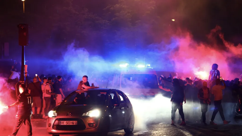 Slavící fanoušci PSG