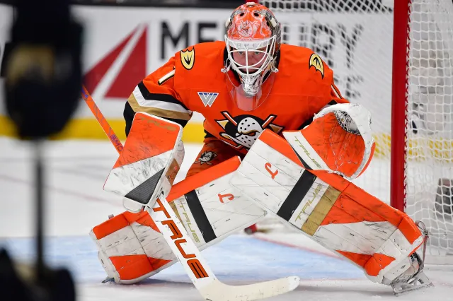 Dostál s Vladařem zastavili po šestadvaceti střelách a vychytali výhry