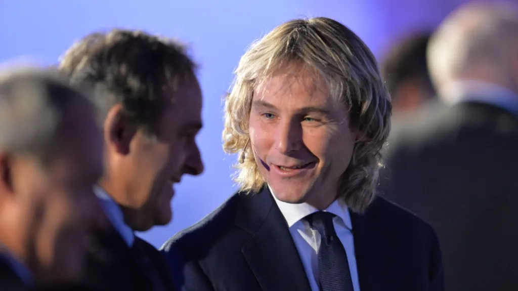 Pavel Nedvěd v rozhovoru s prezidentem UEFA Michelem Platinim