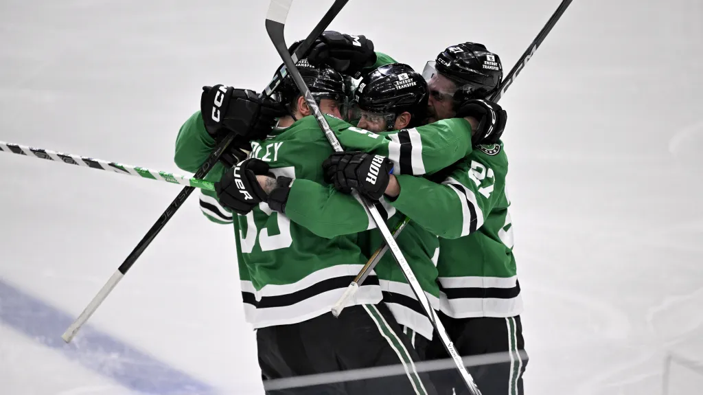 Radost hokejistů Dallasu po postupu do semifinále NHL