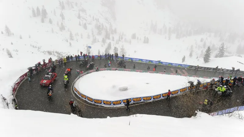 Vincenzo Nibali stoupá na Tre Cime di Lavaredo (2013)