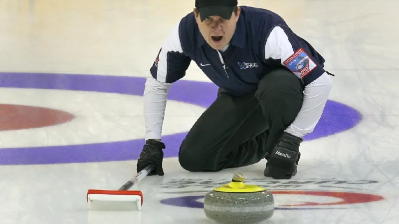 Skip amerického týmu John Shuster