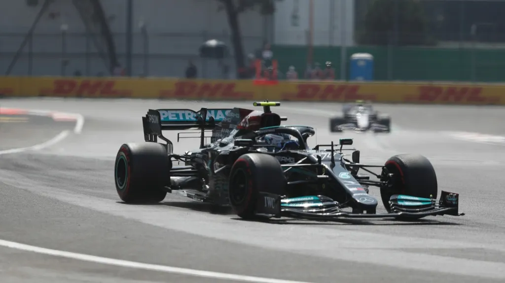 Valtteri Bottas z Mercedesu v kvalifikaci na VC Mexika