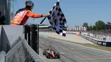První vítězství Lewise Hamiltona v barvách Ferrari