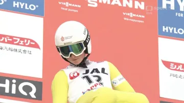 Nepovedený skok Kláry Ulrichové na můstku v Sapporu