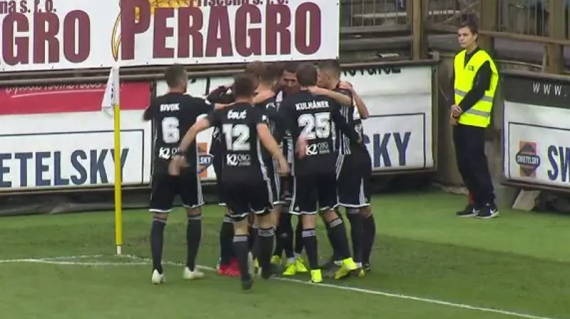 Sparťané i hráči Budějovic si před zápasem věří