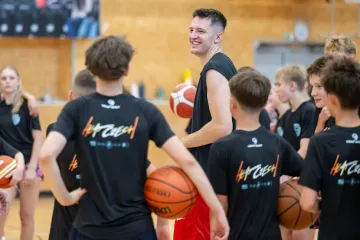 Vít Krejčí pořádal v Praze kemp pro mladé basketbalisty
