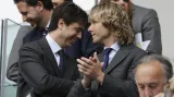 Pavel Nedvěd tleská mistrovskému Juventusu s majitelem Agnellim