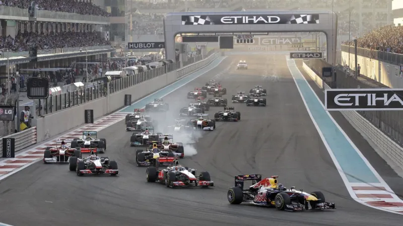 Vettel na startu GP Abú Zabí