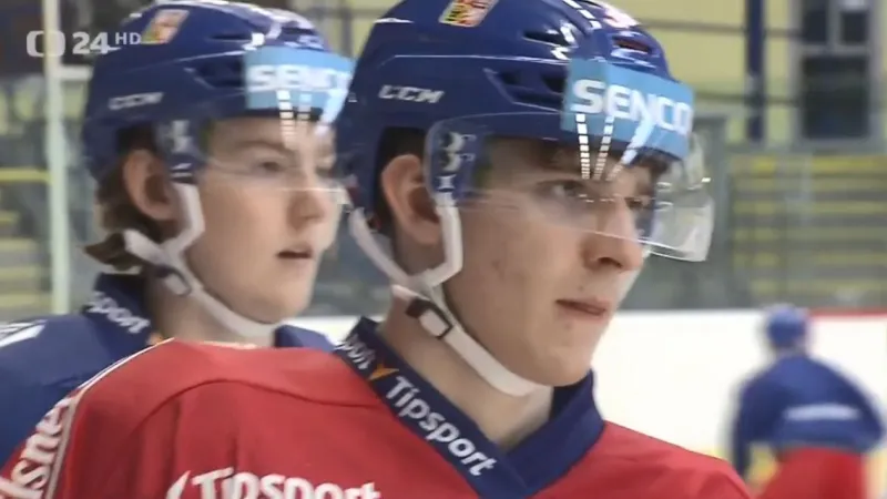 Trenér Říha si poprvé na ledě vyzkoušel hráče