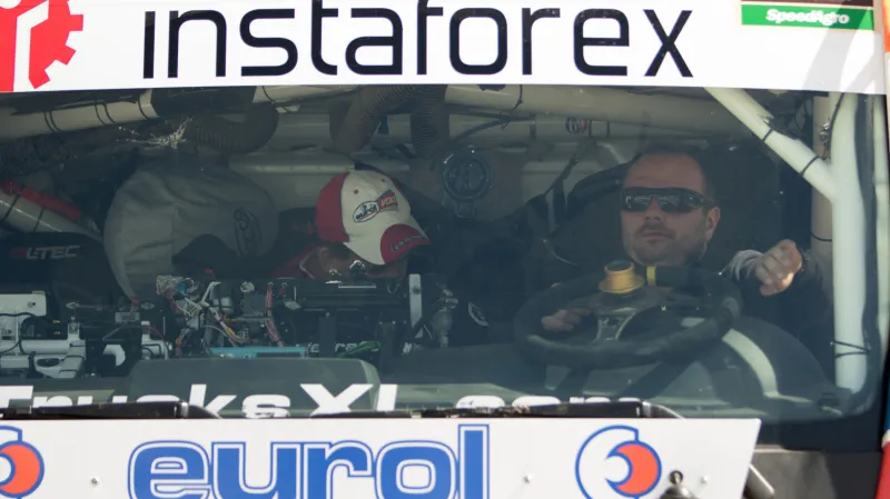 Loprais se s Kolomým v první etapě podělili o třetí místo