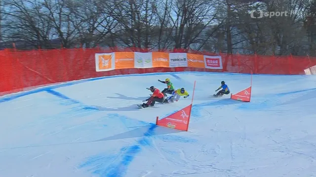 Finále žen i mužů ve snowboardcrossu na SP v Číně