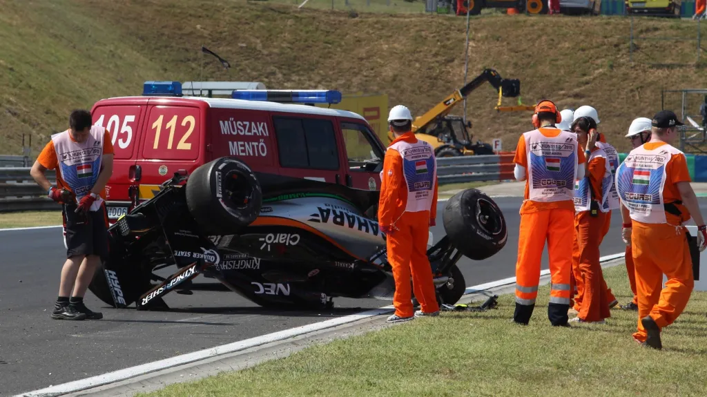 Nehoda Sergia Péreze během tréninku na VC Maďarska