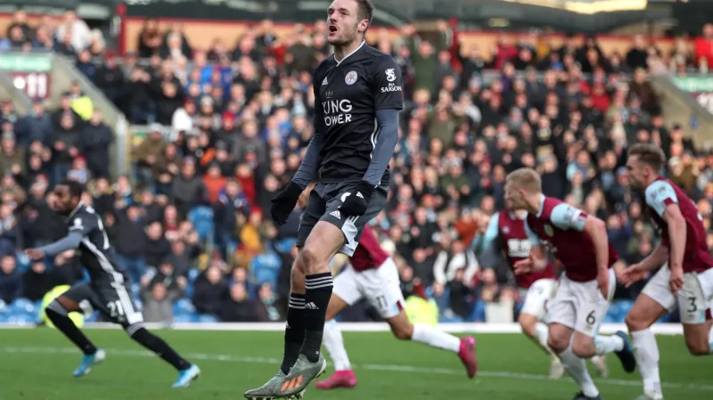 Jamie Vardy z Leicesteru nedal penaltu v utkání s Burnley