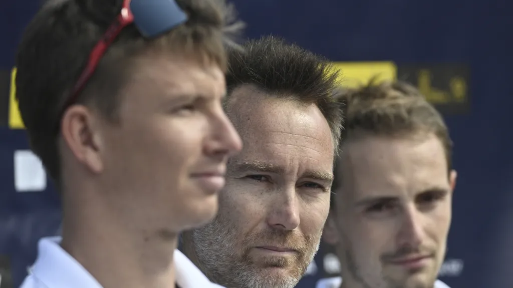 Beachvolejbalový tým: Schweiner, kouč Tomatis a Perušič