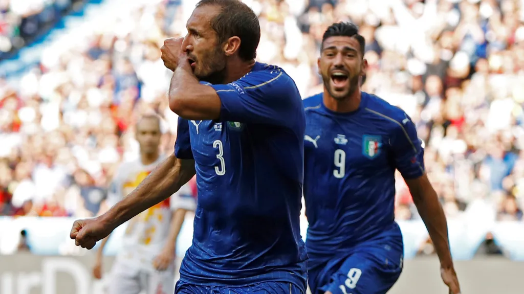 Chiellini slaví gól proti Španělsku