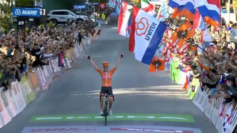 Suverénní van der Breggenová ovládla silniční závod žen