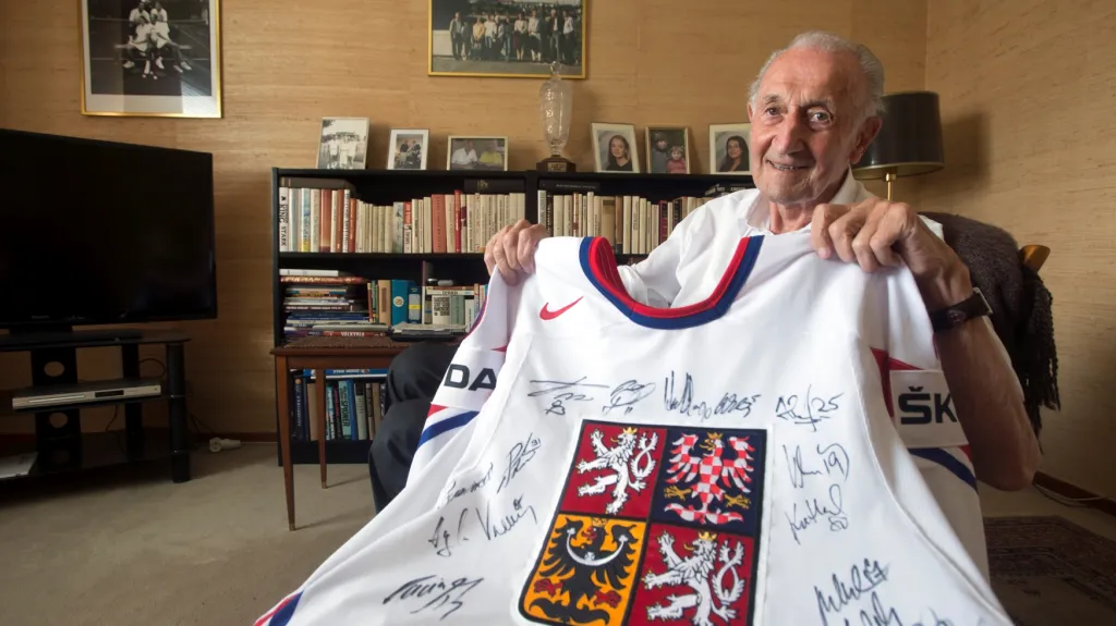 Česká hokejová legenda Vladimír Zábrodský