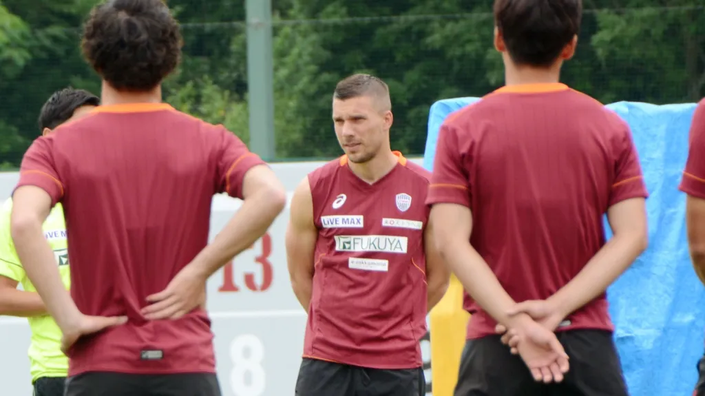 Lukas Podolski na tréninku Vissel Kobé
