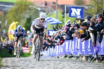 Tadej Pogačar a Mathieu van der Poel