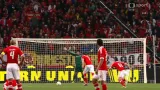 Azpilicueta zahrál rukou a Cardozo z následné penalty srovnal - 1:1 (68. min.)