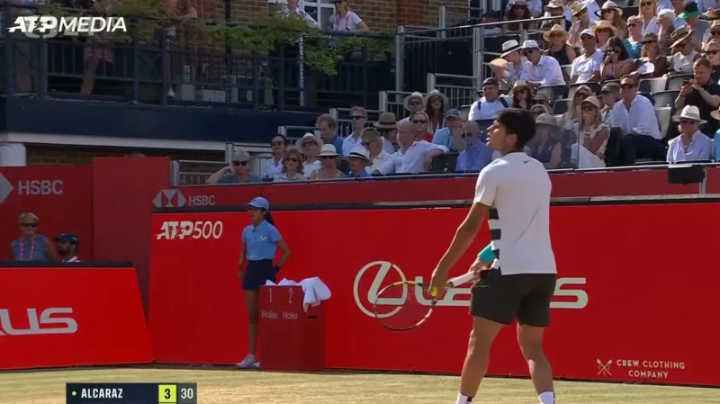 Alcaraz porazil Rinderknecha a v Londýně si zahraje semifinále