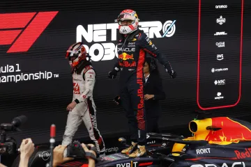 Max Verstappen oslavuje vítězství v Barceloně