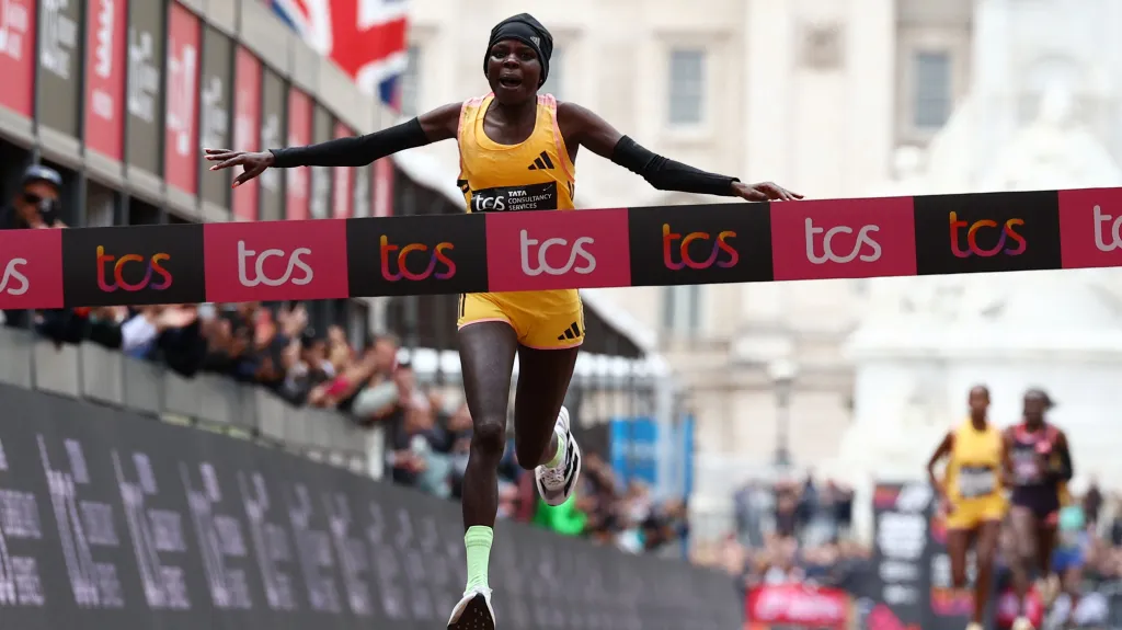 Peres Jepchirchirová zaběhla v Londýně rekordní maraton