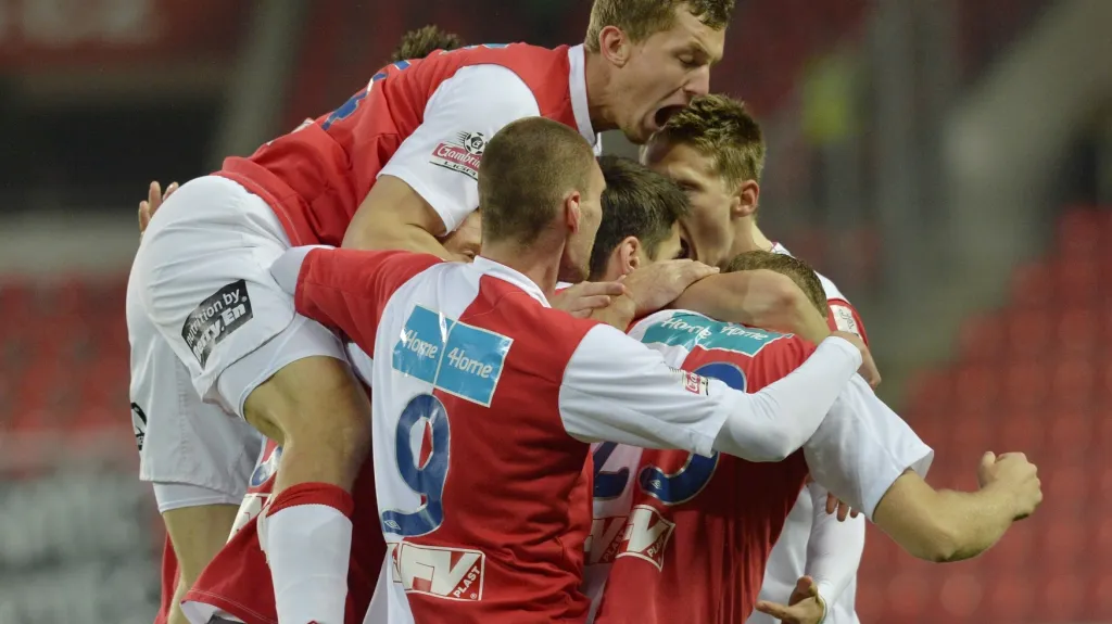 Slavící fotbalisté Slavie