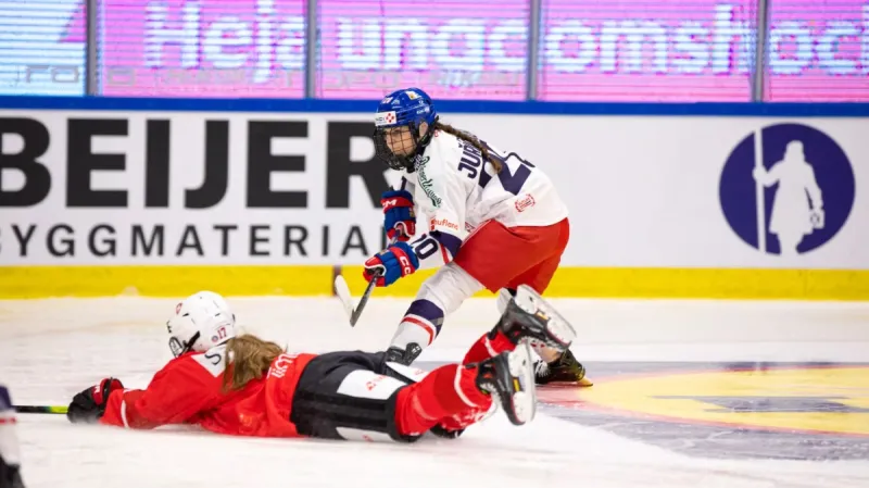 Sestřih utkání ženské Euro Hockey Tour Švýcarsko – Česko