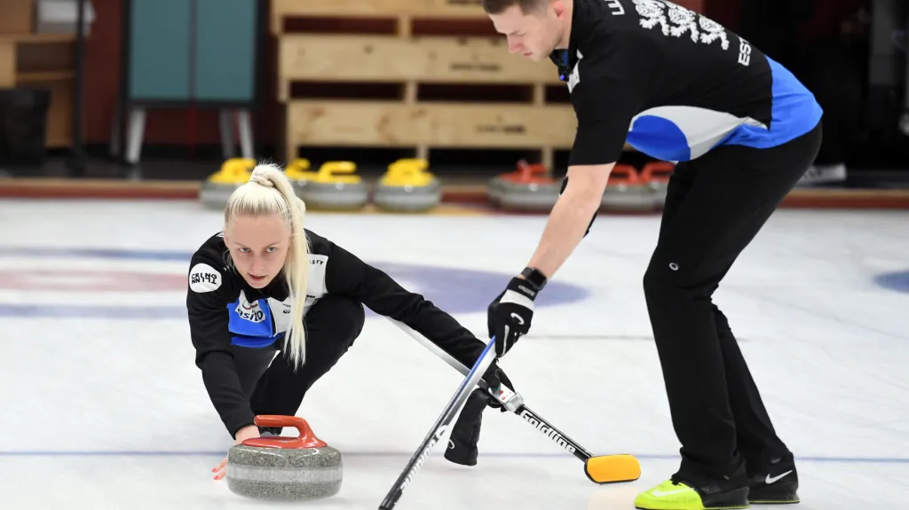 Estonští curleři Marie Kaldveeová a Harri Lill