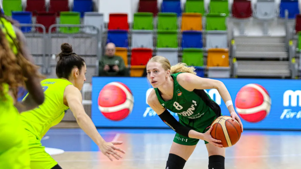 Petra Záplatová v utkání proti ZVVZ USK Praha