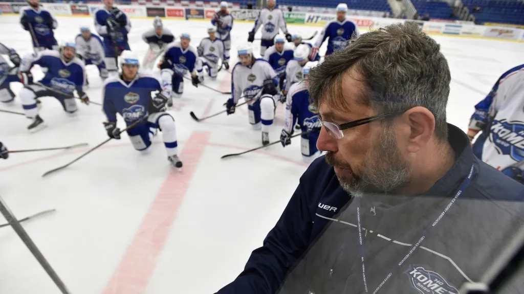 Trénink hokejistů Komety