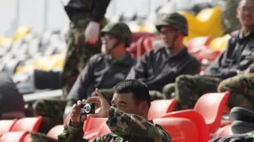 Diváci na novém okruhu v Koreji