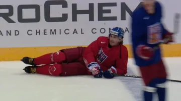 Jaromír Jágr odpočívá při tréninku