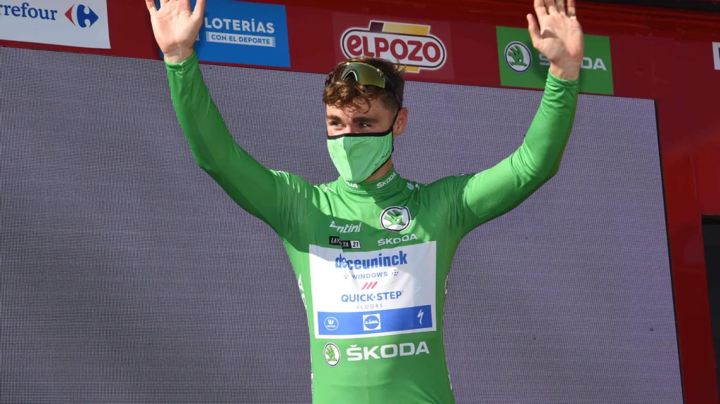 Fabio Jakobsen oslavuje etapové vítězství na Vueltě