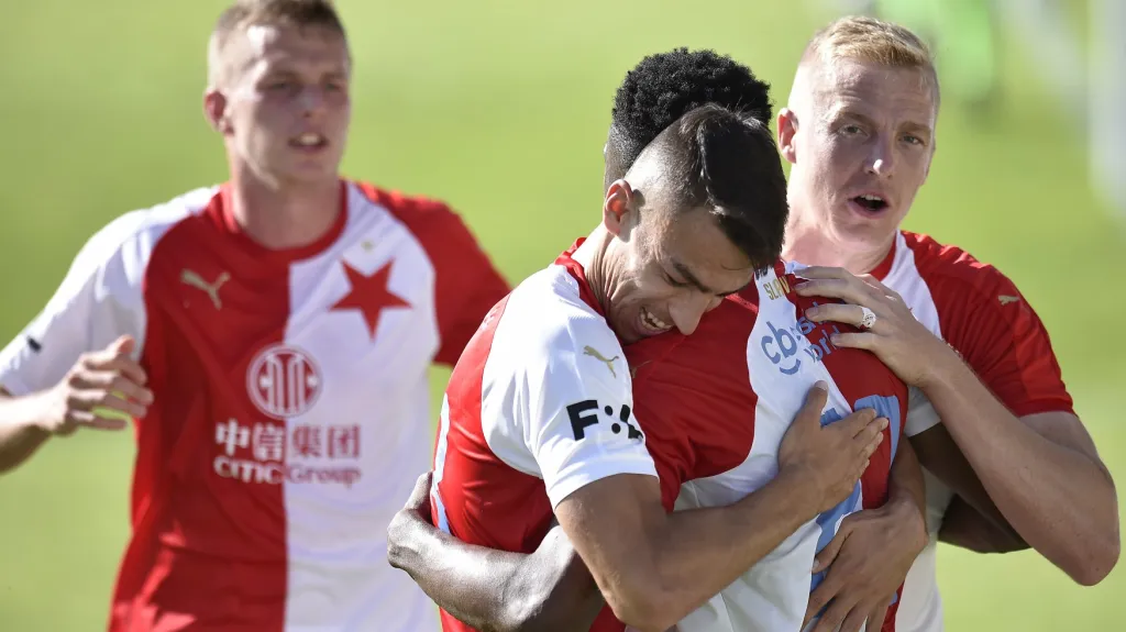 Slavící fotbalisté Slavie