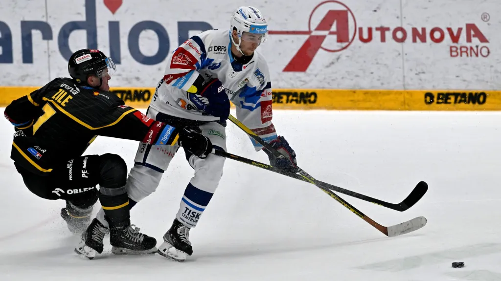 Kristián Pospíšil v utkání s Litvínovem