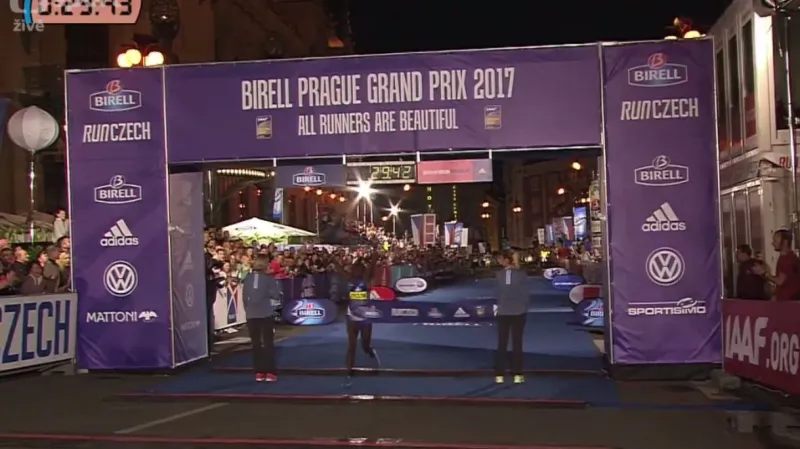 Jepkosgeiová přepsala v Praze historické tabulky v běhu na 10 km