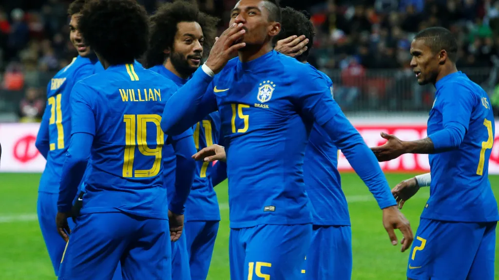 Slavící fotbalisté Brazílie