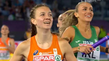 Závěr finále na 4x400 metrů s vítěznými Nizozemkami